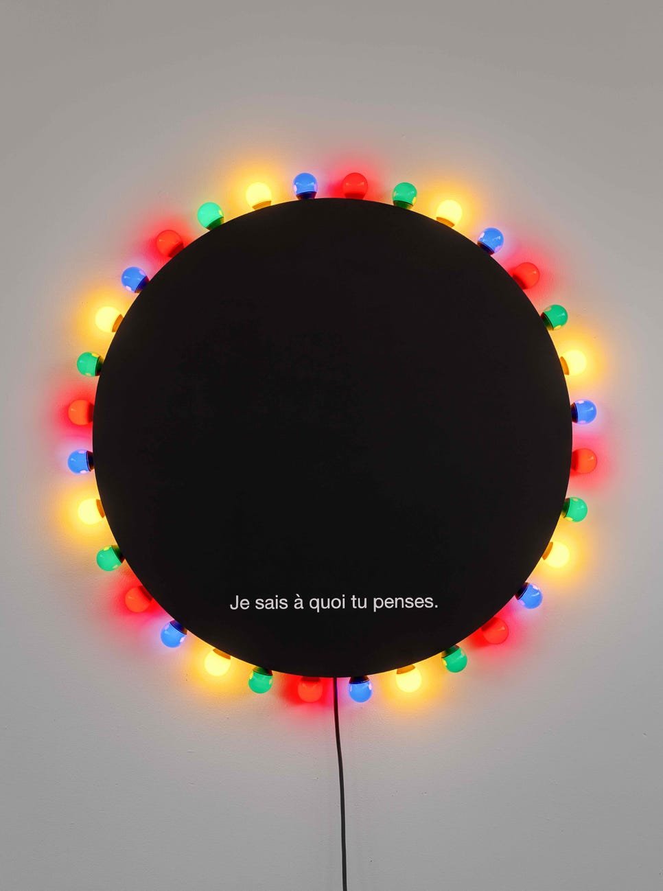 je-sais-a-quoi-tu-penses-marcel-devillers-art-contemporain-lumiere-ampoules-tableau